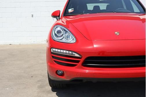 Auburn Metallic 2013 Porsche Cayenne Cayenne
