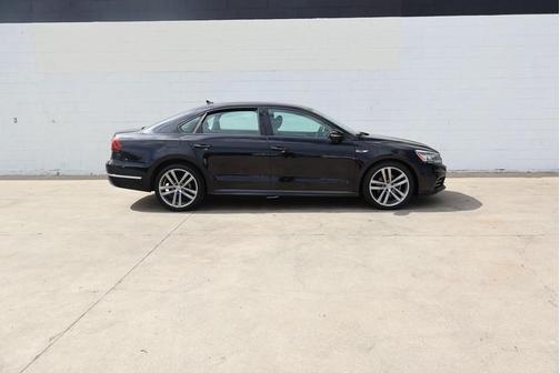 2018 Volkswagen Passat 2.0T R-Line