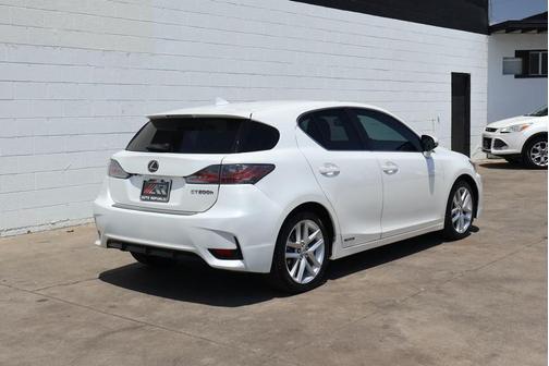White Pearl 2017 Lexus CT 200h Base