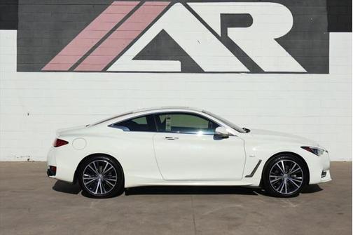 2017 INFINITI Q60 2.0T
