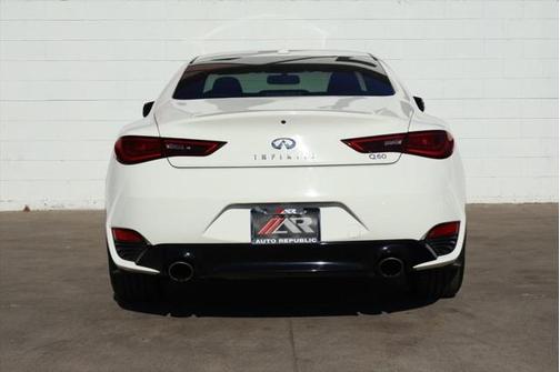 2017 INFINITI Q60 2.0T