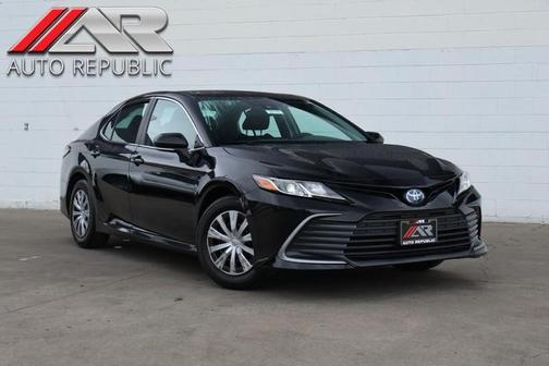 2022 Toyota Camry LE