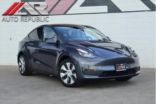 2023 Tesla Model Y Long Range Dual Motor All-Wheel Drive