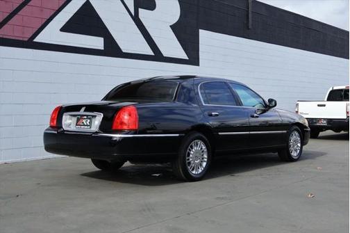 2009 Lincoln Town Car Signature