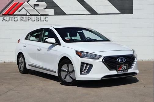 2021 Hyundai IONIQ Hybrid SE
