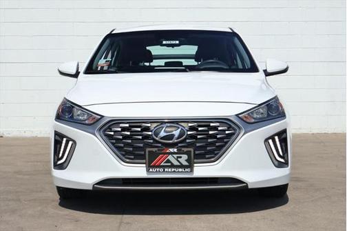 2021 Hyundai IONIQ Hybrid SE
