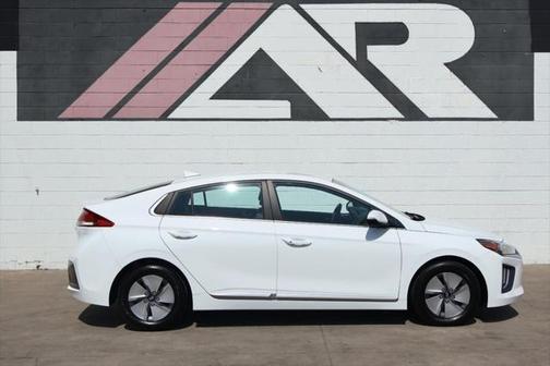 2021 Hyundai IONIQ Hybrid SE