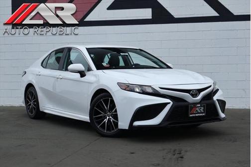 2023 Toyota Camry SE