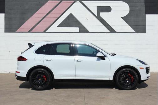 2015 Porsche Cayenne Turbo