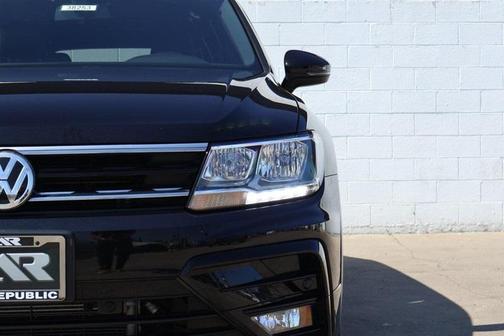 2021 Volkswagen Tiguan 2.0T SE R-Line Black