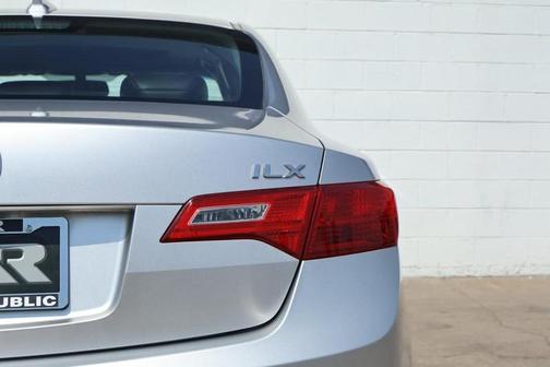 2013 Acura ILX 2.0L w/Premium Package