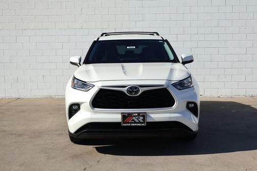 2020 Toyota Highlander LE