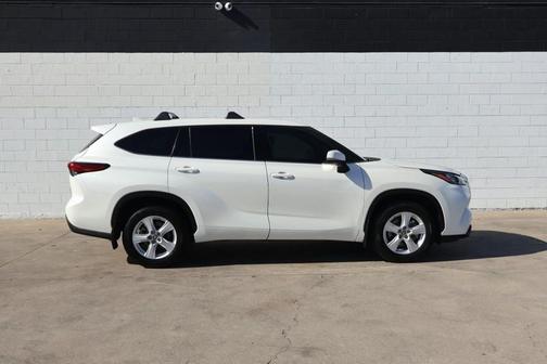 2020 Toyota Highlander LE