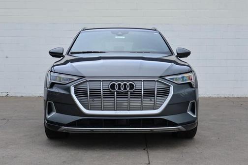 2019 Audi e-tron Premium Plus