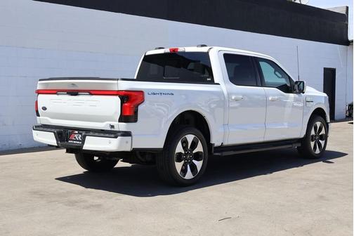 Star White Metallic Tri-Coat 2023 Ford F-150 Lightning Platinum