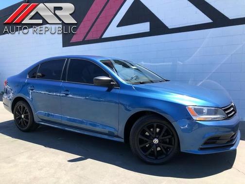 Photo 1 of 32 of 2015 Volkswagen Jetta 1.8T SE