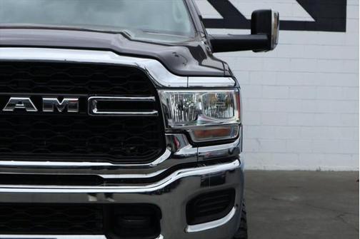 2020 RAM 3500 Tradesman Crew Cab 4x4 8' Box
