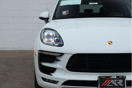 Agate Gray Metallic 2015 Porsche Macan Macan Sport Edition