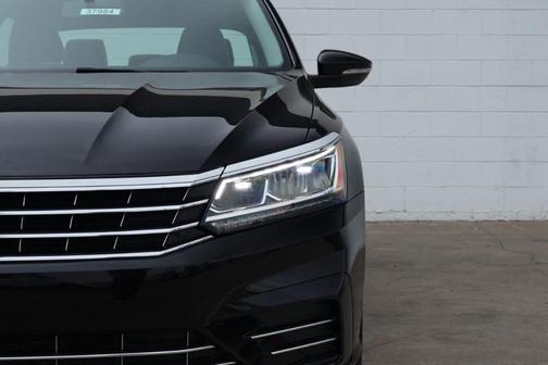 2018 Volkswagen Passat 2.0T R-Line