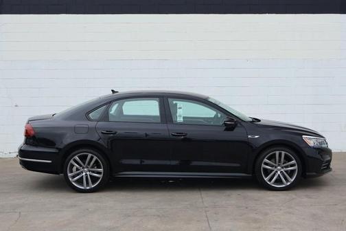 2018 Volkswagen Passat 2.0T R-Line