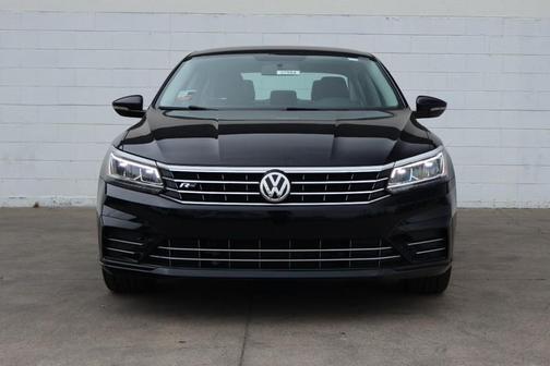 2018 Volkswagen Passat 2.0T R-Line