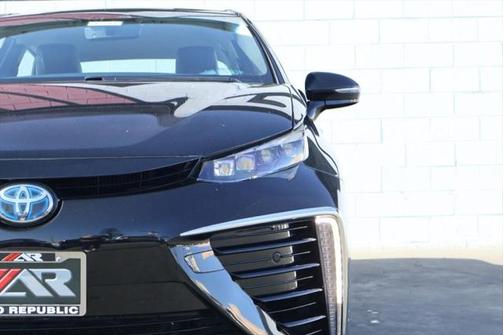 2017 Toyota Mirai Base