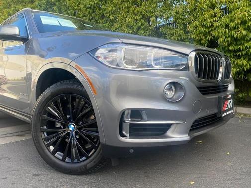Photo 3 of 33 of 2016 BMW X5 xDrive35i