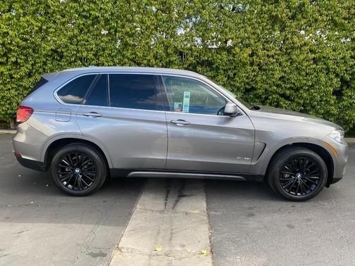 Photo 5 of 33 of 2016 BMW X5 xDrive35i