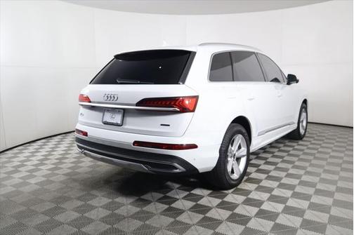 2023 Audi Q7 45 Premium Plus