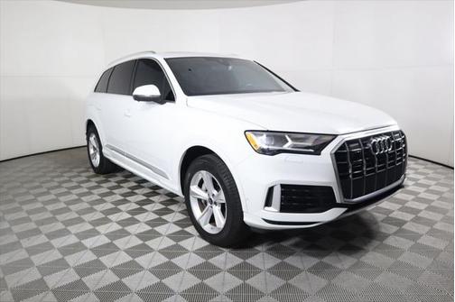 2023 Audi Q7 45 Premium Plus