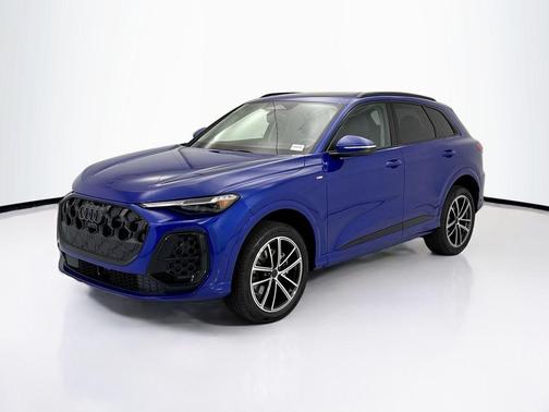 Ultra Blue Metallic 2026 Audi Q5 Premium Plus TFSI quattro S tronic