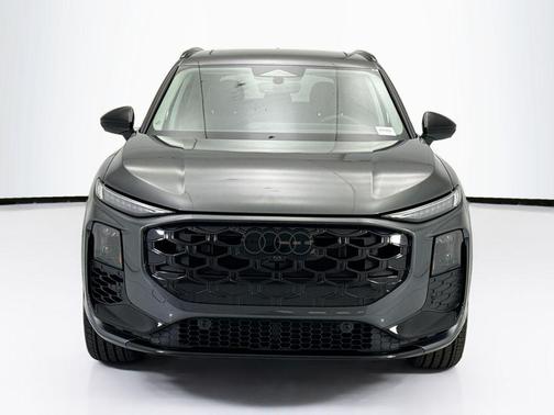 Daytona Gray Pearl Effect 2026 Audi Q3 TFSI quattro S tronic
