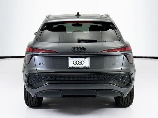 Daytona Gray Pearl Effect 2026 Audi Q3 TFSI quattro S tronic