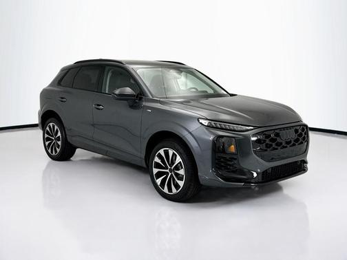 Daytona Gray Pearl Effect 2026 Audi Q3 TFSI quattro S tronic