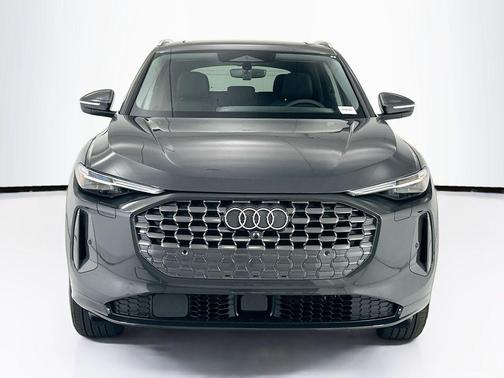 Tambora Gray Metallic 2026 Audi Q5 Premium Plus TFSI quattro S tronic