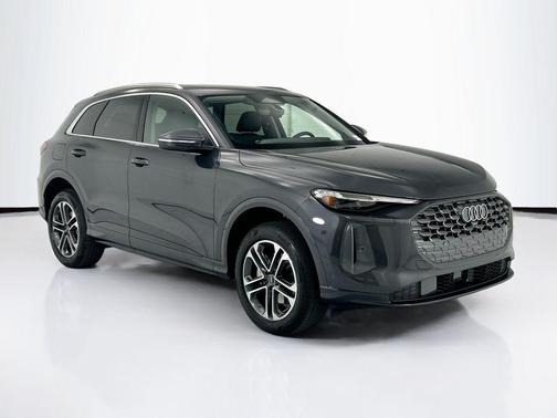 Tambora Gray Metallic 2026 Audi Q5 Premium Plus TFSI quattro S tronic