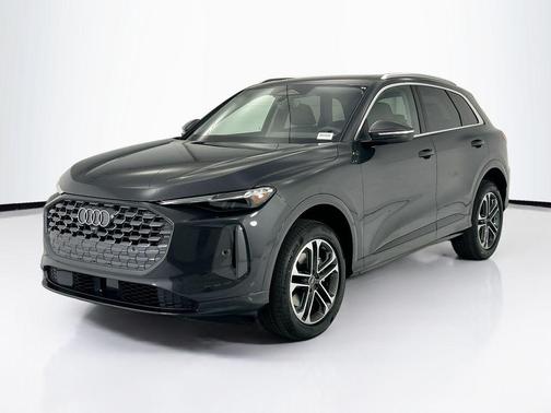 Tambora Gray Metallic 2026 Audi Q5 Premium Plus TFSI quattro S tronic