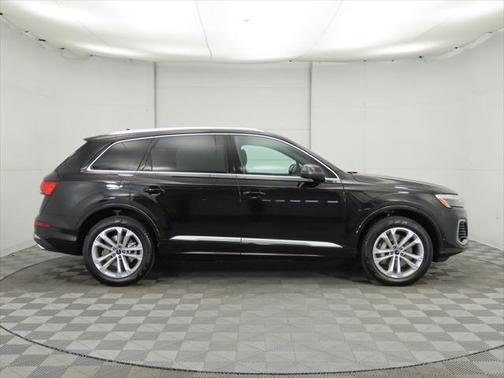 2025 Audi Q7 55 Premium Plus