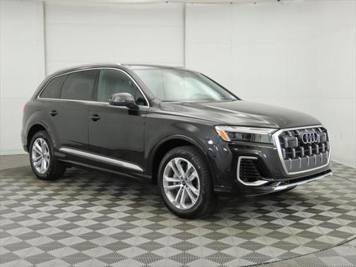 2025 Audi Q7 55 Premium Plus