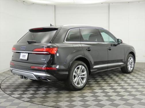 2025 Audi Q7 55 Premium Plus