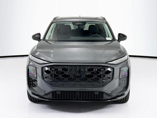 Daytona Gray Pearl Effect 2026 Audi Q3 TFSI quattro S tronic
