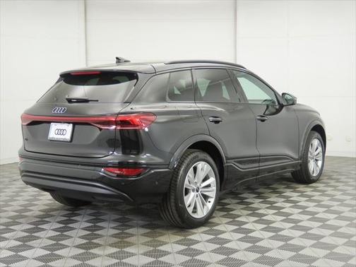 2025 Audi Q6 e-tron Premium Plus