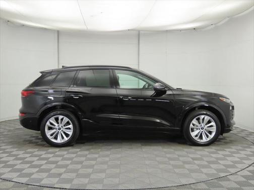 2025 Audi Q6 e-tron Premium Plus