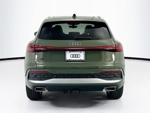 District Green Metallic 2026 Audi Q5 Premium Plus TFSI quattro S tronic