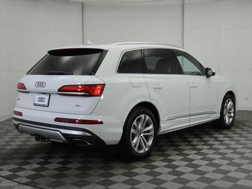 2025 Audi Q7 55 Prestige