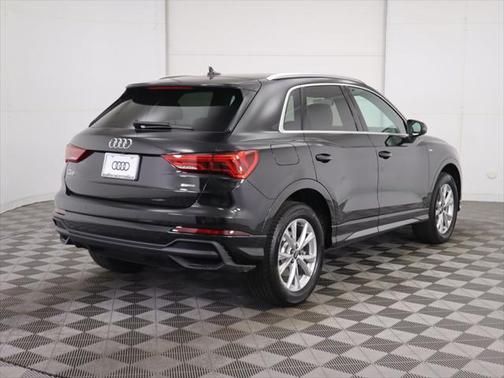 2025 Audi Q3 Premium 45 TFSI S line quattro Tiptronic