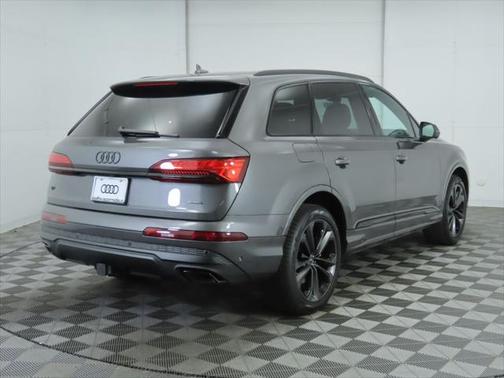 2025 Audi Q7 55 Premium Plus
