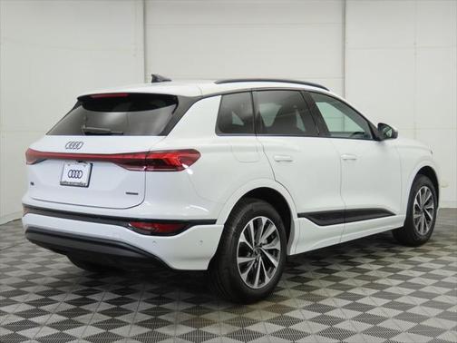 2025 Audi Q6 e-tron Premium Plus quattro
