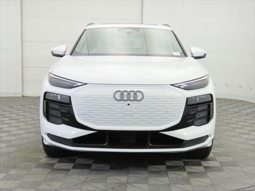 2025 Audi Q6 e-tron Premium Plus quattro