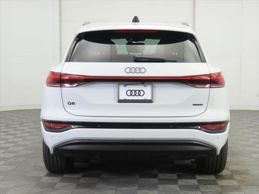 2025 Audi Q6 e-tron Premium Plus quattro